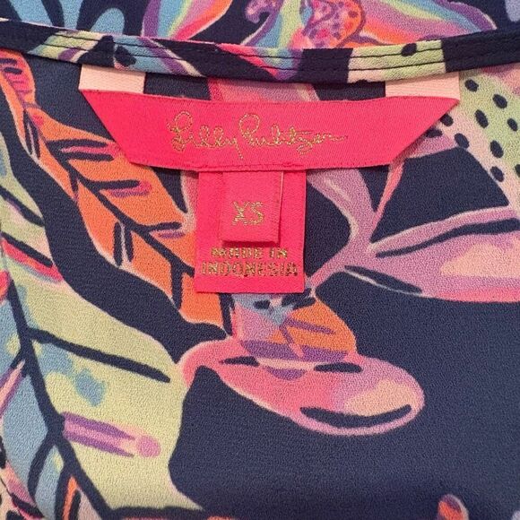 NWT Lilly Pulitzer Pamala Top Oyster Bay Navy You’ve Been Spotted XS - Picture 7 of 8